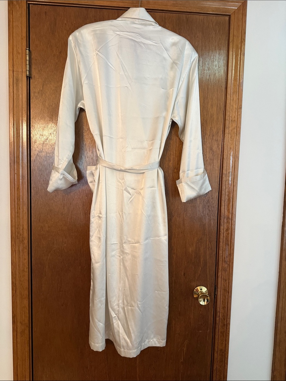 Victoria's Secret Ivory Satin Robe - Picture 6 of 8